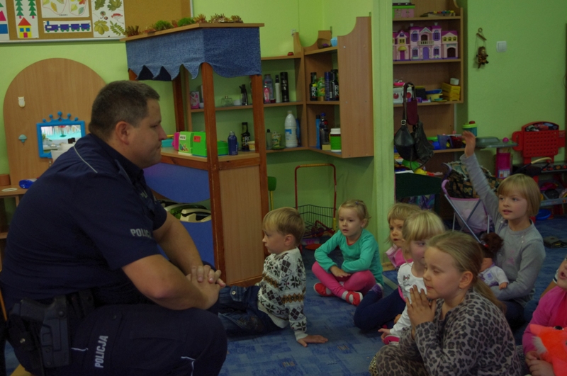 Edukacja dla bezpieczeństwa w przedszkolu - Ośrodek Edukacji Przedszkolnej w Raciążu